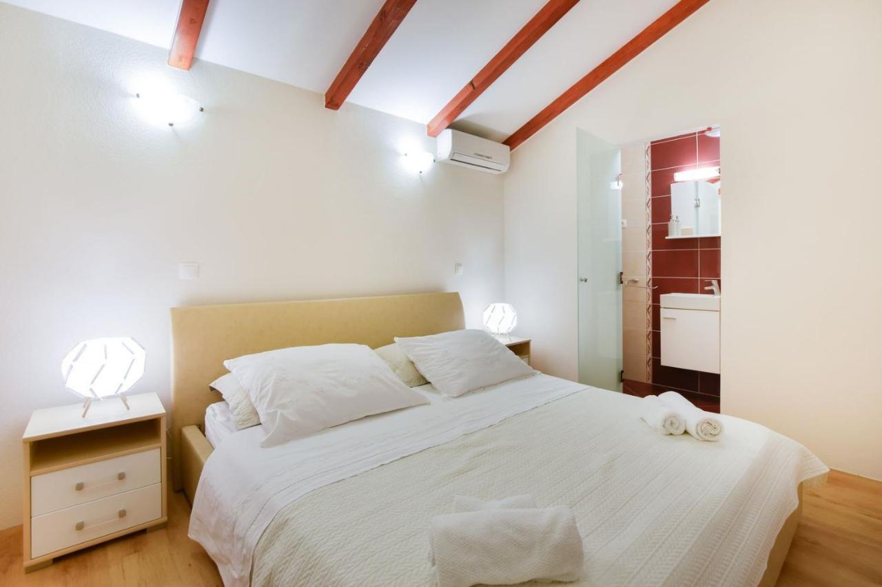 Villa Josip Near Omis , Private Pool エクステリア 写真