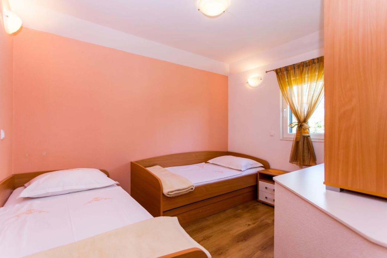 Villa Josip Near Omis , Private Pool エクステリア 写真