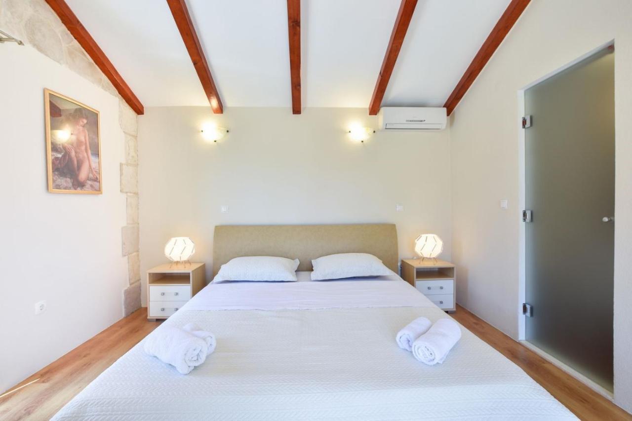 Villa Josip Near Omis , Private Pool エクステリア 写真