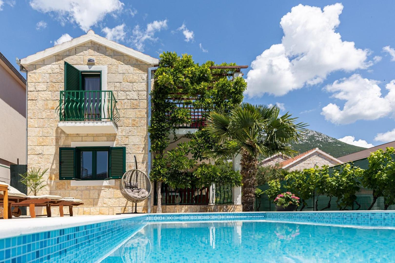 Villa Josip Near Omis , Private Pool エクステリア 写真